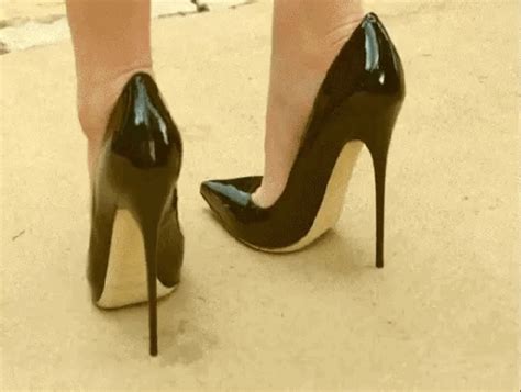 high heels gif|Highheels GIFs